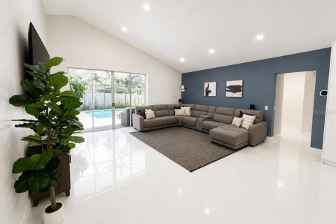 House in Valrico, Florida 4 bedrooms, 215.63 sq.m. № 2095452 - photo 5