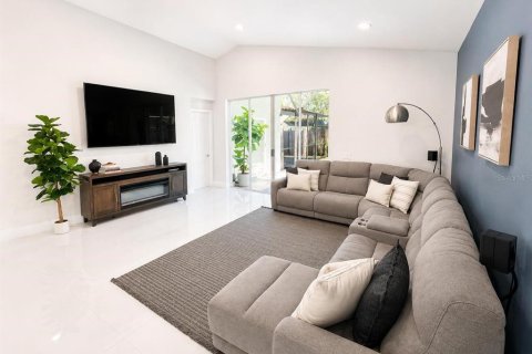House in Valrico, Florida 4 bedrooms, 215.63 sq.m. № 2095452 - photo 7