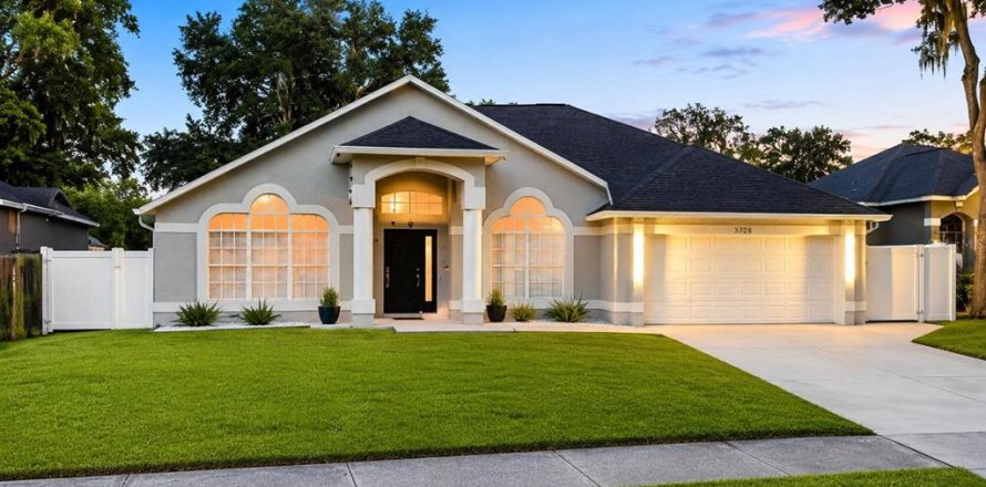 House in Valrico, Florida 4 bedrooms, 215.63 sq.m. № 2095452