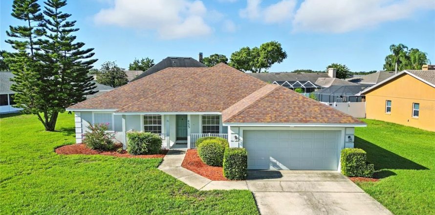 House in Lakeland, Florida 3 bedrooms, 189.06 sq.m. № 1914595