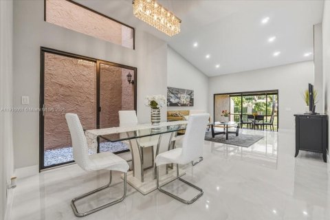 Купить виллу или дом в Бока-Ратон, Флорида 2 спальни, № 1973666 - фото 1