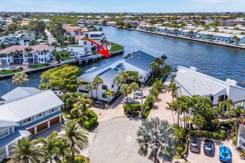 Condo in Highland Beach, Florida, 3 bedrooms  № 2186544 - photo 2