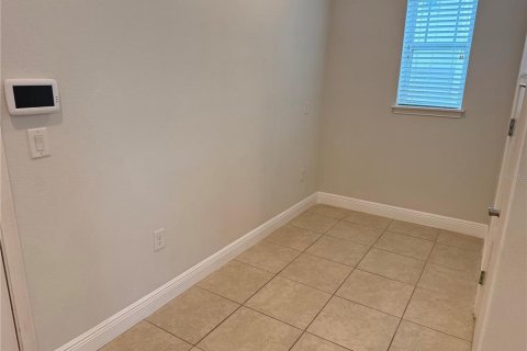 Villa ou maison à louer à Orlando, Floride: 3 chambres, 165.83 m2 № 2312941 - photo 10