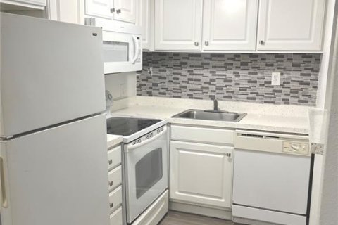 Купить кондоминиум в Орландо, Флорида 4 комнаты, 78.97м2, № 1801548 - фото 2