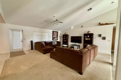 Villa ou maison à louer à Punta Gorda, Floride: 4 chambres, 279.54 m2 № 1877024 - photo 6