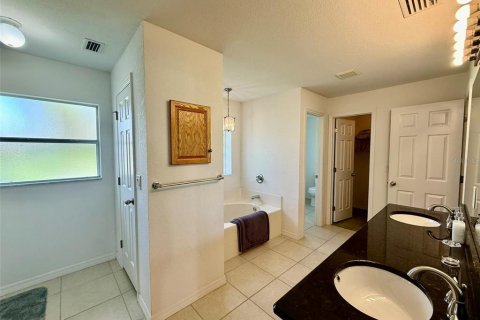 Villa ou maison à louer à Punta Gorda, Floride: 4 chambres, 279.54 m2 № 1877024 - photo 15