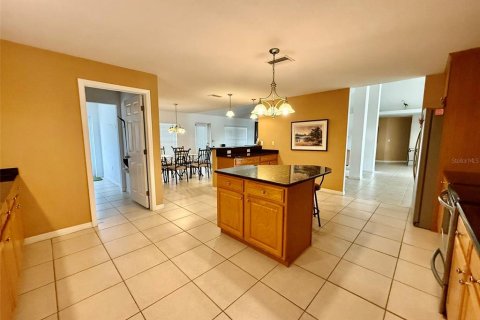 Villa ou maison à louer à Punta Gorda, Floride: 4 chambres, 279.54 m2 № 1877024 - photo 11