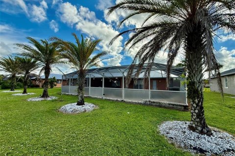 Villa ou maison à louer à Punta Gorda, Floride: 4 chambres, 279.54 m2 № 1877024 - photo 28