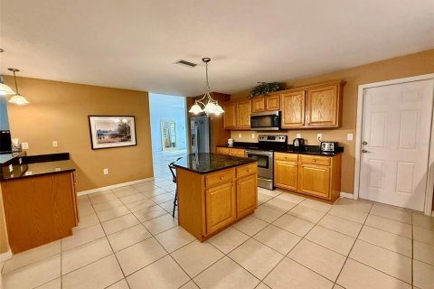 Villa ou maison à louer à Punta Gorda, Floride: 4 chambres, 279.54 m2 № 1877024 - photo 10