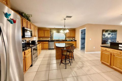 Villa ou maison à louer à Punta Gorda, Floride: 4 chambres, 279.54 m2 № 1877024 - photo 12