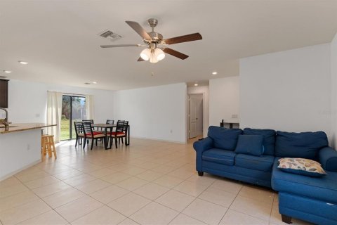 Villa ou maison à vendre à North Port, Floride: 3 chambres, 136.01 m2 № 2289856 - photo 7