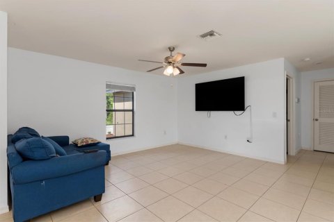 Villa ou maison à vendre à North Port, Floride: 3 chambres, 136.01 m2 № 2289856 - photo 5