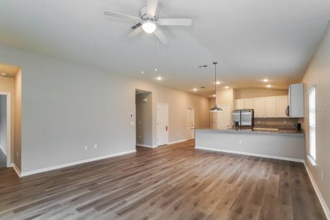 Villa ou maison à louer à Poinciana, Floride: 4 chambres, 157.84 m2 № 2345583 - photo 4