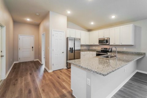 Villa ou maison à louer à Poinciana, Floride: 4 chambres, 157.84 m2 № 2345583 - photo 5