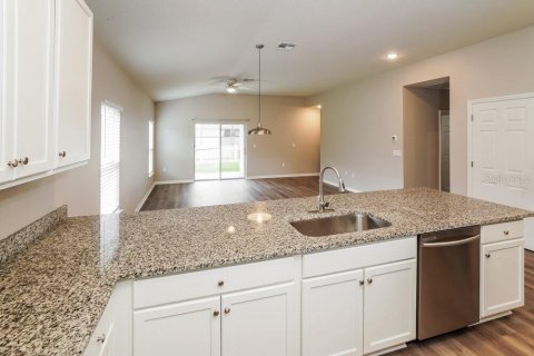 Villa ou maison à louer à Poinciana, Floride: 4 chambres, 157.84 m2 № 2345583 - photo 6