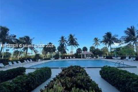 Снять в аренду кондоминиум в Хатчинсон-Айленд-Саут, Флорида 2 спальни, 133.41м2, № 2018722 - фото 4