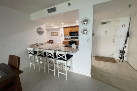 Снять в аренду кондоминиум в Хатчинсон-Айленд-Саут, Флорида 2 спальни, 133.41м2, № 2018722 - фото 30