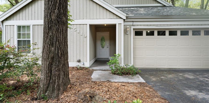 House in Gainesville, Florida 2 bedrooms, 102.47 sq.m. № 2393955