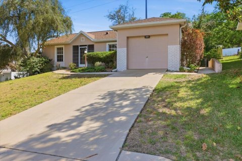 Villa ou maison à vendre à Beverly Hills, Floride: 2 chambres, 120.03 m2 № 2094382 - photo 6