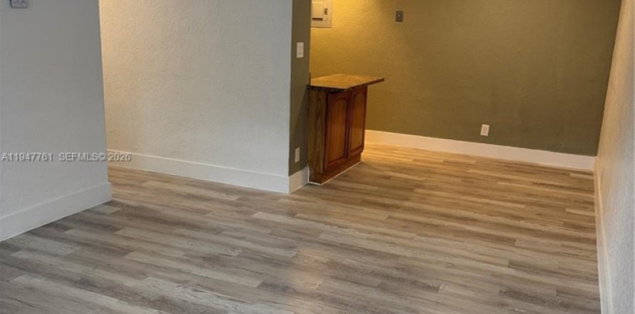 Квартира в Лодерхилл, Флорида 2 спальни, 300.35м2 № 2003808