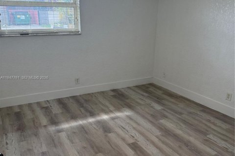 Снять в аренду квартиру в Лодерхилл, Флорида 2 спальни, 300.35м2, № 2003808 - фото 4