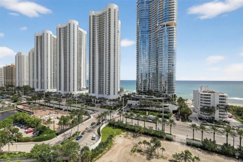Condominio en venta en Sunny Isles Beach, Florida, 1 dormitorio, 92.07 m2 № 1938625 - foto 21