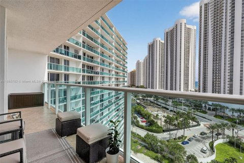 Condominio en venta en Sunny Isles Beach, Florida, 1 dormitorio, 92.07 m2 № 1938625 - foto 19