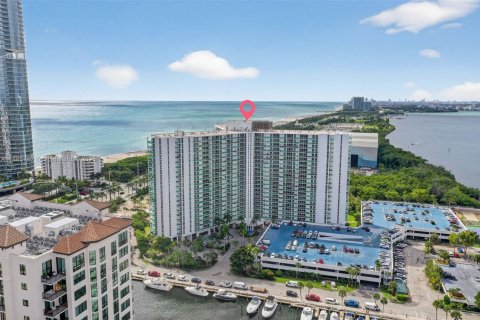 Condominio en venta en Sunny Isles Beach, Florida, 1 dormitorio, 92.07 m2 № 1938625 - foto 29