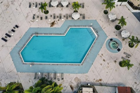 Condominio en venta en Sunny Isles Beach, Florida, 1 dormitorio, 92.07 m2 № 1938625 - foto 25