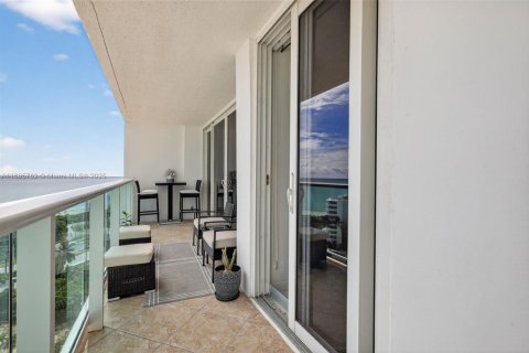 Condominio en venta en Sunny Isles Beach, Florida, 1 dormitorio, 92.07 m2 № 1938625 - foto 18