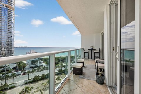 Condominio en venta en Sunny Isles Beach, Florida, 1 dormitorio, 92.07 m2 № 1938625 - foto 17