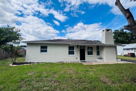 House in Zephyrhills, Florida 3 bedrooms, 102.94 sq.m. № 2095722