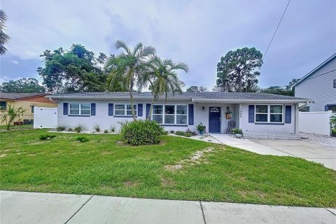 House in Tarpon Springs, Florida 4 bedrooms, 173.73 sq.m. № 1798036 - photo 16