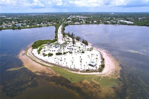 House in Tarpon Springs, Florida 4 bedrooms, 173.73 sq.m. № 1798036 - photo 10