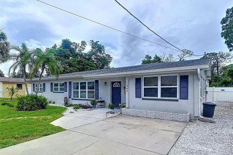 House in Tarpon Springs, Florida 4 bedrooms, 173.73 sq.m. № 1798036 - photo 3
