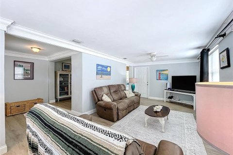 House in Tarpon Springs, Florida 4 bedrooms, 173.73 sq.m. № 1798036 - photo 21