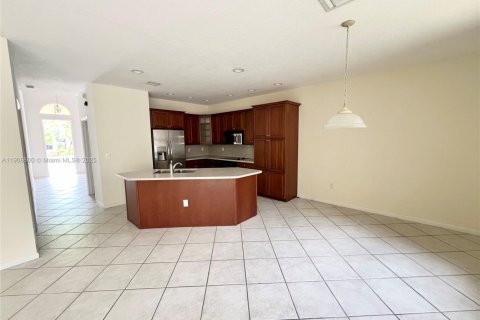 Снять в аренду виллу или дом в Мирамар, Флорида 3 спальни, 190.82м2, № 1964343 - фото 16