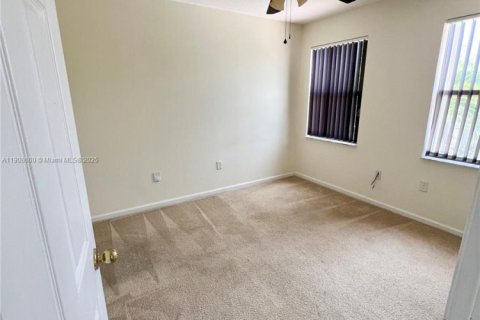 Снять в аренду виллу или дом в Мирамар, Флорида 3 спальни, 190.82м2, № 1964343 - фото 28