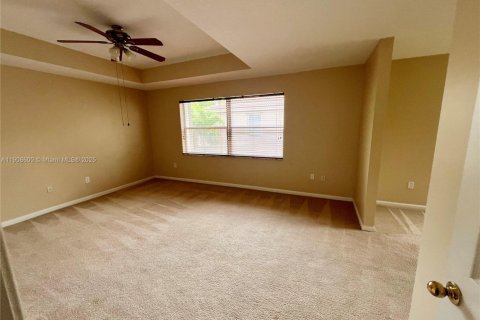 Снять в аренду виллу или дом в Мирамар, Флорида 3 спальни, 190.82м2, № 1964343 - фото 23