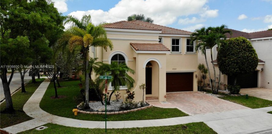 Дом в Мирамар, Флорида 3 спальни, 190.82м2 № 1964343