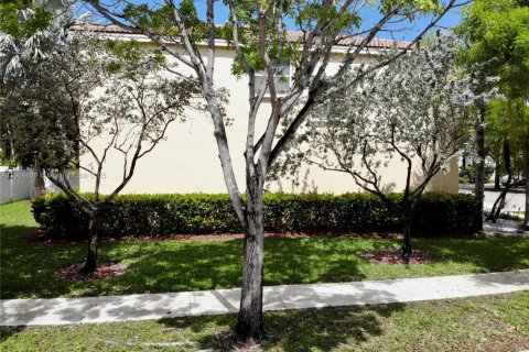 Снять в аренду виллу или дом в Мирамар, Флорида 3 спальни, 190.82м2, № 1964343 - фото 13