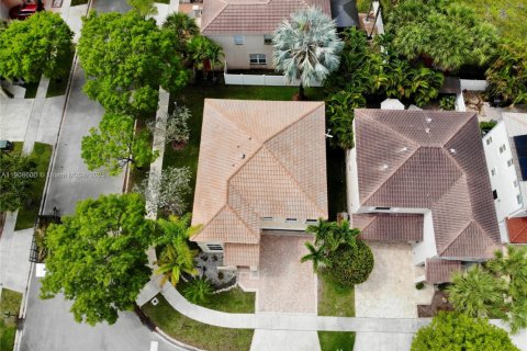 Снять в аренду виллу или дом в Мирамар, Флорида 3 спальни, 190.82м2, № 1964343 - фото 4