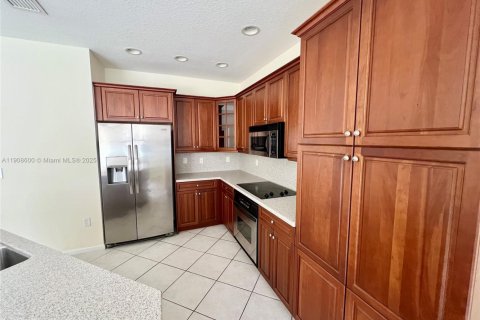 Снять в аренду виллу или дом в Мирамар, Флорида 3 спальни, 190.82м2, № 1964343 - фото 17