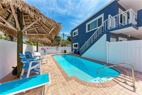 Condo in Bradenton Beach, Florida, 2 bedrooms  № 2215854 - photo 27