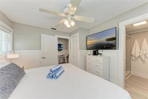 Condo in Bradenton Beach, Florida, 2 bedrooms  № 2215854 - photo 16
