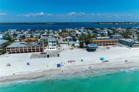 Condo in Bradenton Beach, Florida, 2 bedrooms № 2215854