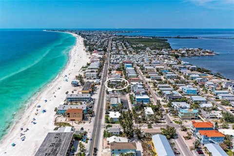 Condo in Bradenton Beach, Florida, 2 bedrooms  № 2215854 - photo 4
