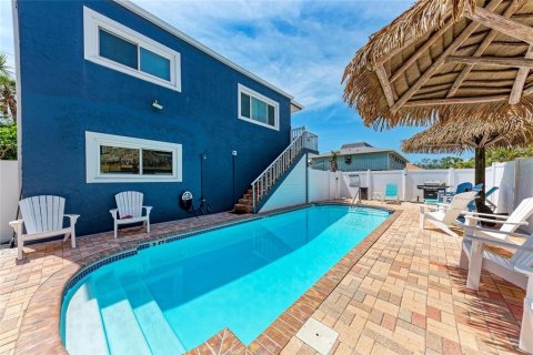 Condo in Bradenton Beach, Florida, 2 bedrooms  № 2215854 - photo 28