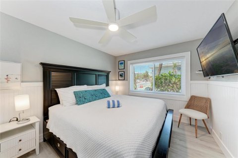 Condo in Bradenton Beach, Florida, 2 bedrooms  № 2215854 - photo 19