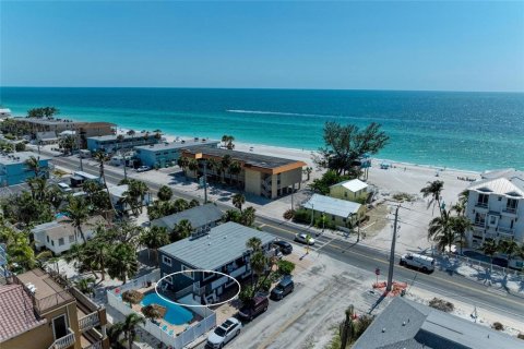 Condo in Bradenton Beach, Florida, 2 bedrooms  № 2215854 - photo 2